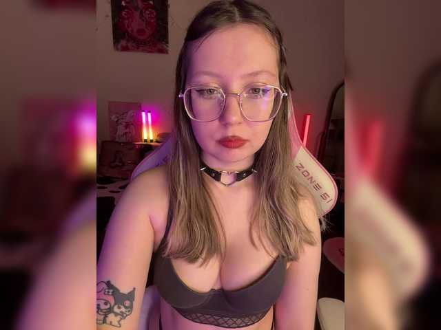 henby-streams's BongaCams show and profile