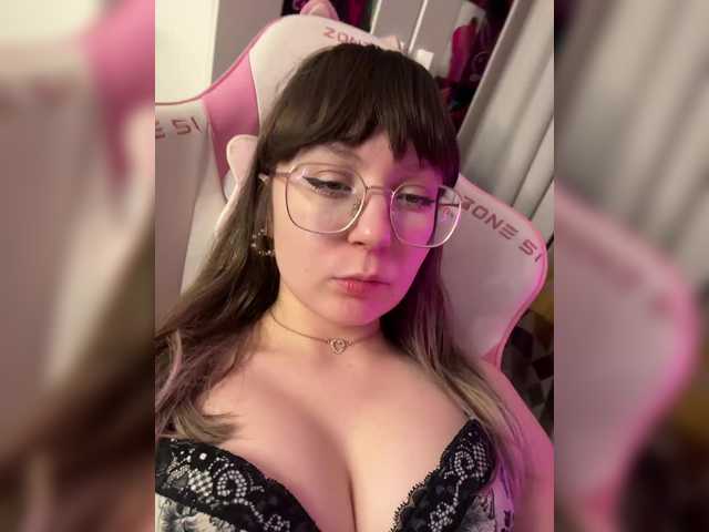 henby-streams's BongaCams show and profile