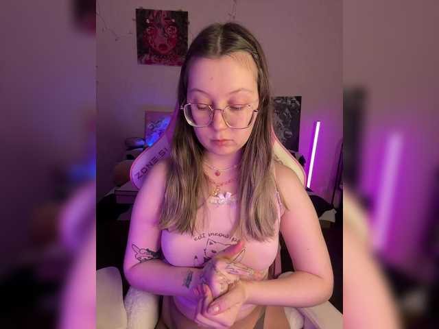 henby-streams's BongaCams show and profile