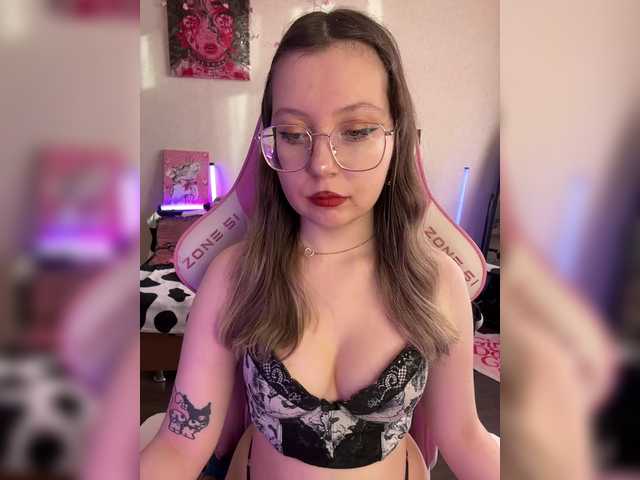 henby-streams's BongaCams show and profile