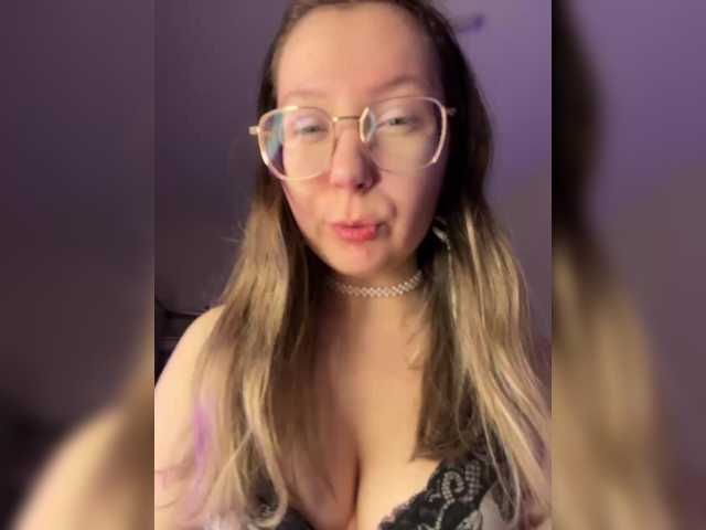 henby-streams's BongaCams show and profile