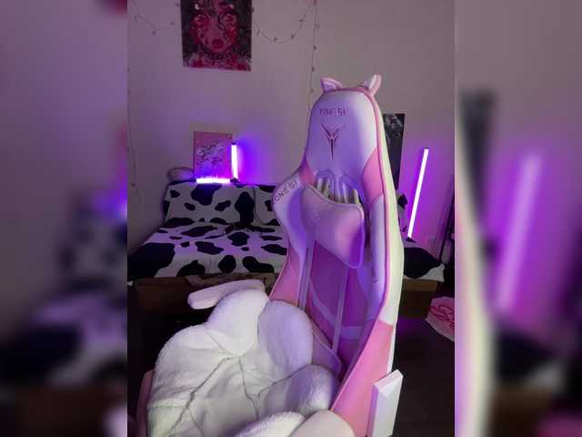 henby-streams's BongaCams show and profile