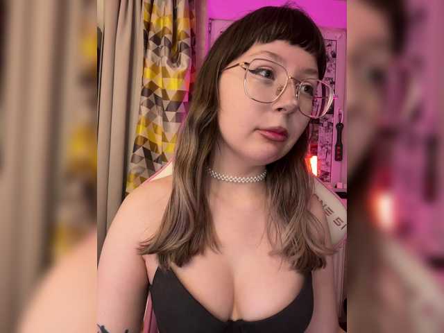 henby-streams's BongaCams show and profile