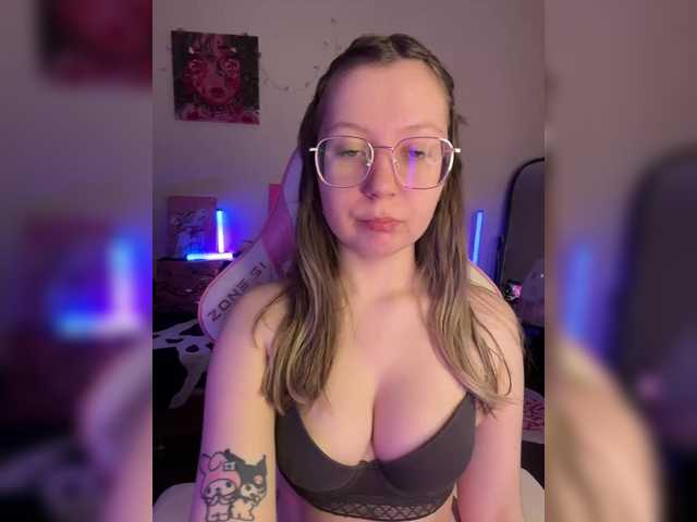 henby-streams's BongaCams show and profile