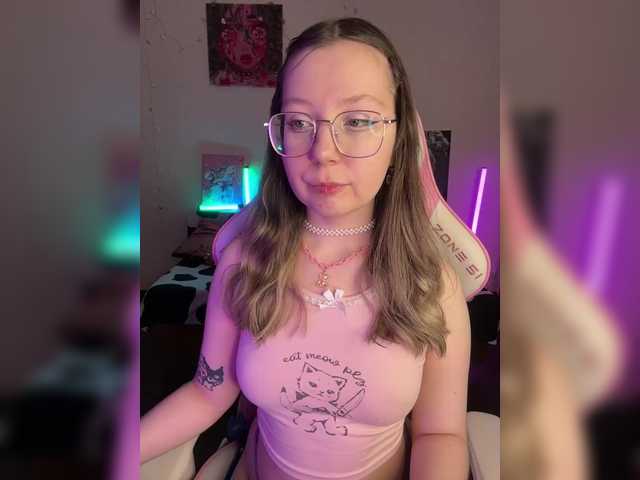 henby-streams's BongaCams show and profile