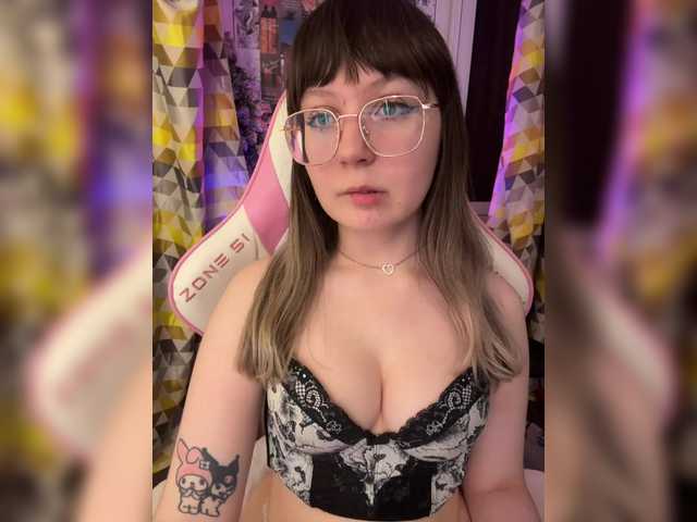 henby-streams's BongaCams show and profile