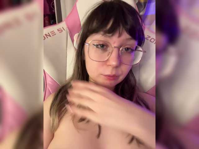 henby-streams's BongaCams show and profile