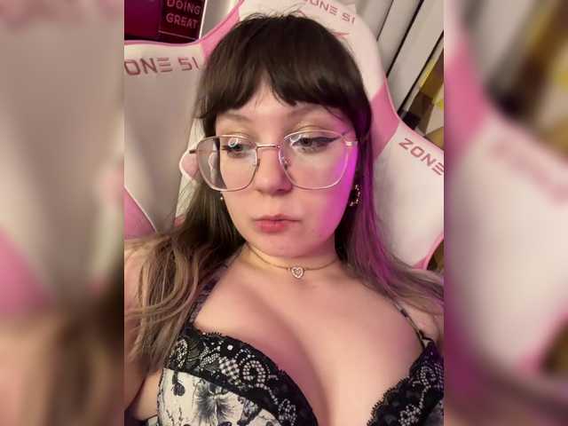 henby-streams's BongaCams show and profile