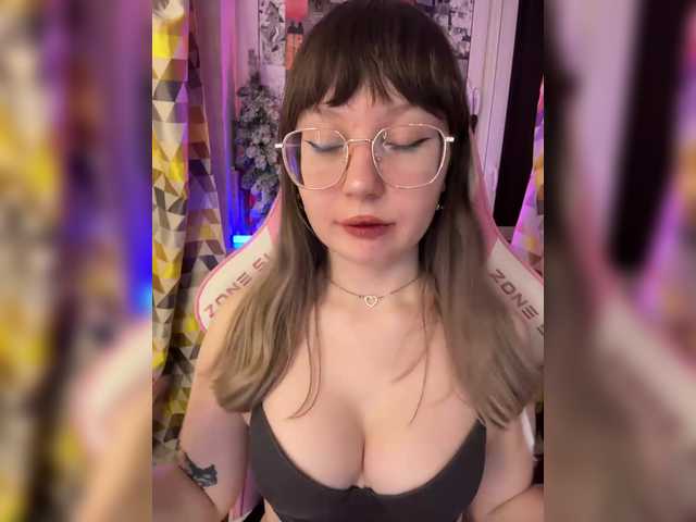 henby-streams's BongaCams show and profile