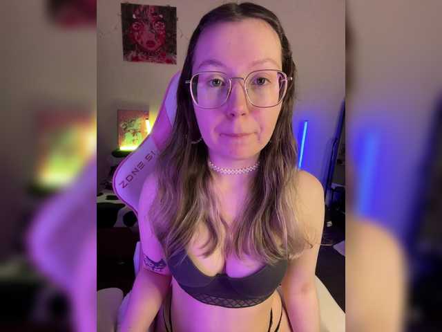 henby-streams's BongaCams show and profile