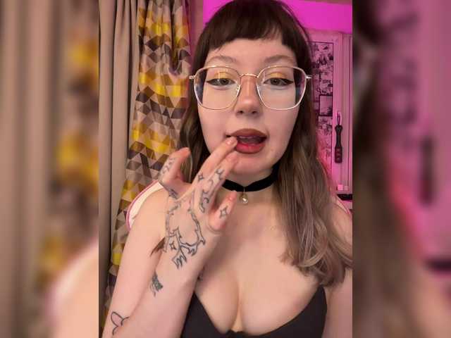 henby-streams's BongaCams show and profile