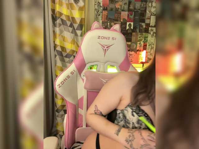 henby-streams's BongaCams show and profile