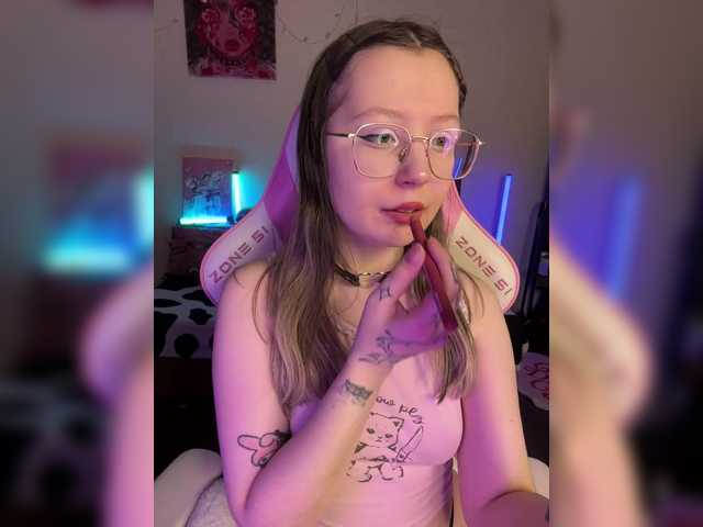 henby-streams's BongaCams show and profile