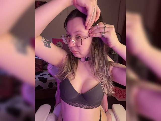 henby-streams — Hi I'm saving up to move a bigger apartment @total, left @remainInst henby_streams 