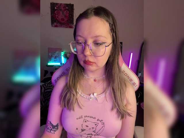 henby-streams's BongaCams show and profile