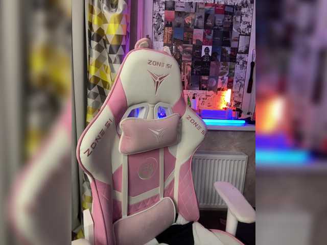 henby-streams's BongaCams show and profile