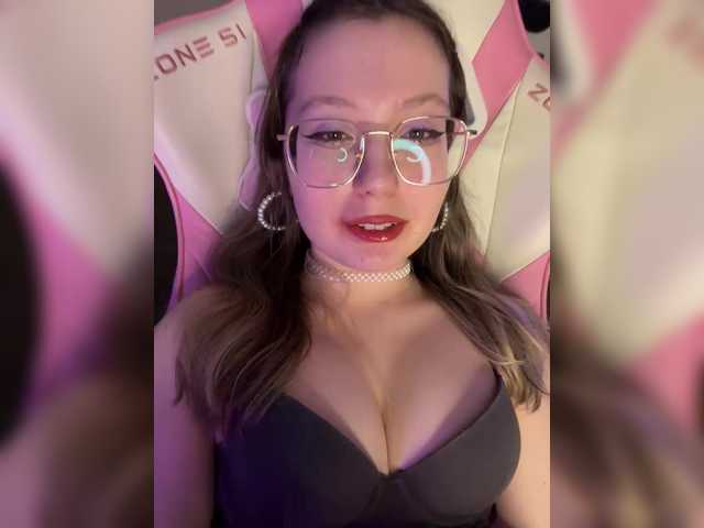 henby-streams's BongaCams show and profile