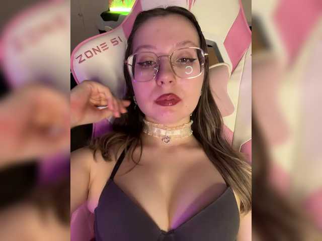 henby-streams's BongaCams show and profile