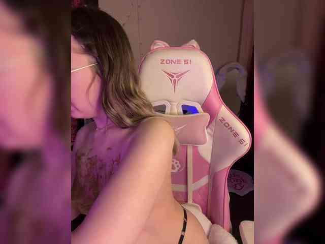 henby_streams webcam