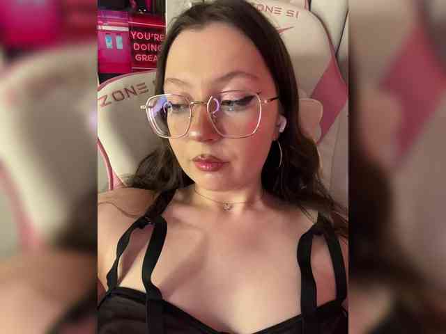 henby_streams webcam