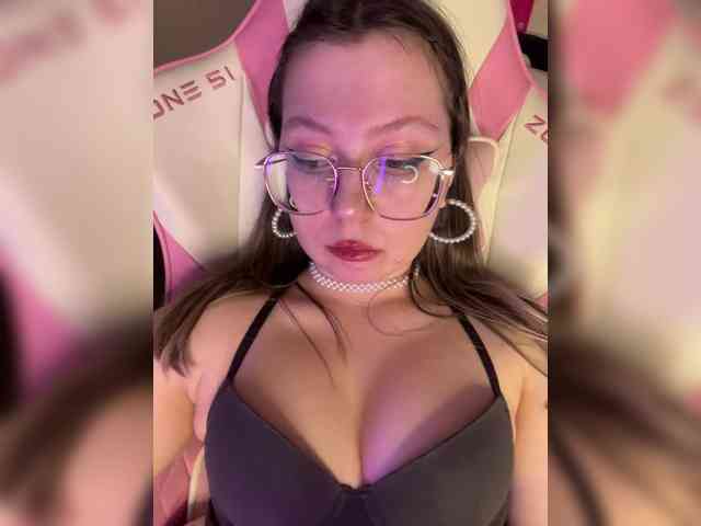 henby_streams webcam