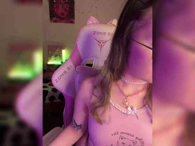 henby_streams webcam