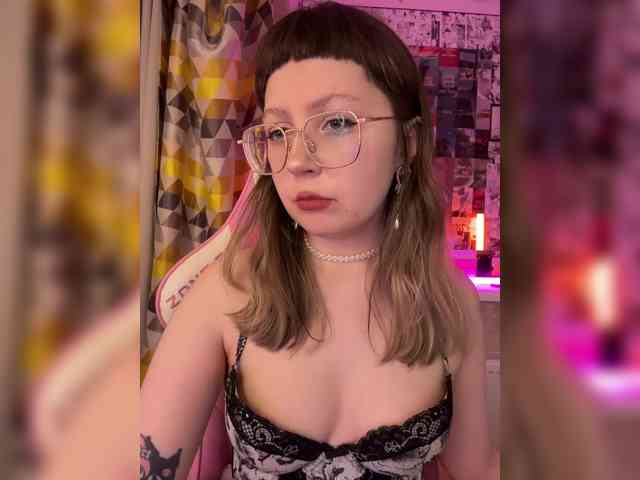 henby_streams webcam