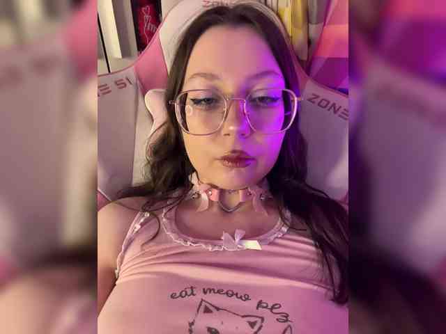 henby-streams Live Webcam on BongaCams