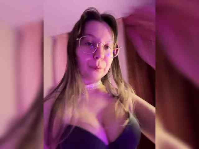 henby-streams Live Webcam on BongaCams