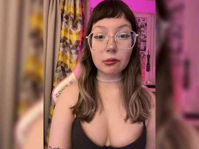 henby_streams webcam