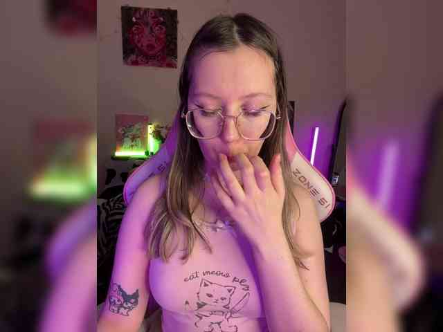 henby_streams webcam