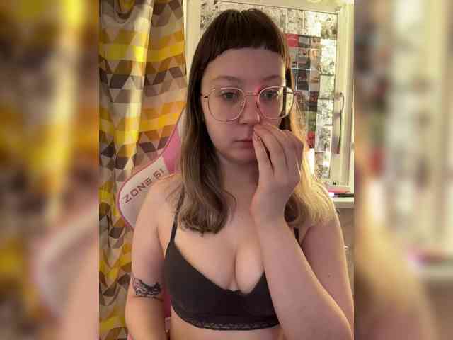 henby_streams webcam