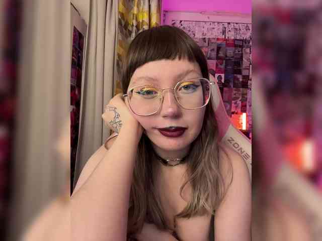 henby-streams Live Webcam on {site_name}