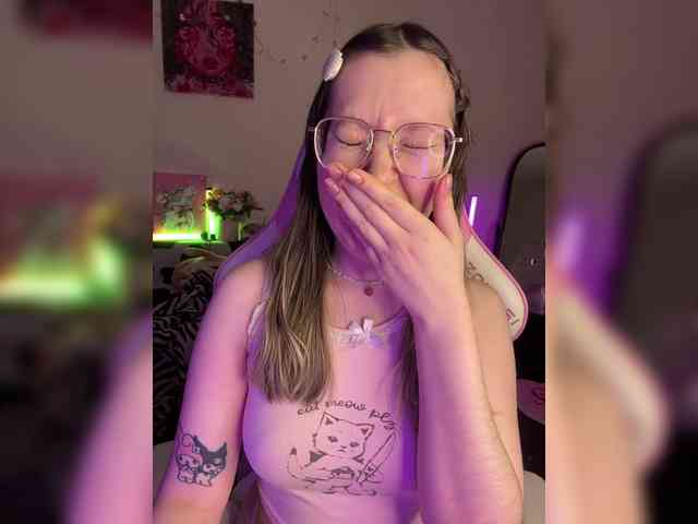 henby-streams Live Webcam on BongaCams