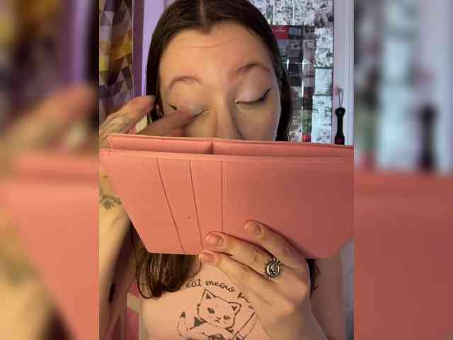 henby-streams Live Webcam on BongaCams