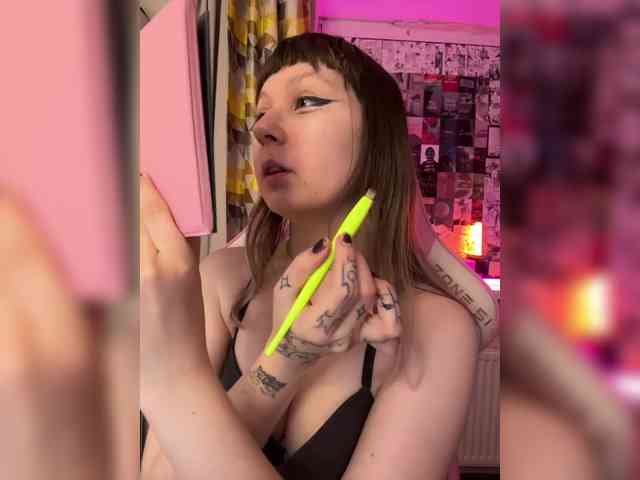 henby_streams webcam