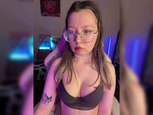 henby_streams webcam