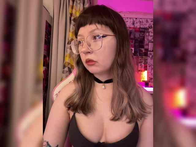 henby-streams Live Webcam on BongaCams