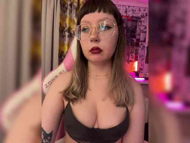 henby_streams webcam