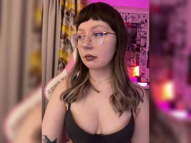 henby_streams webcam