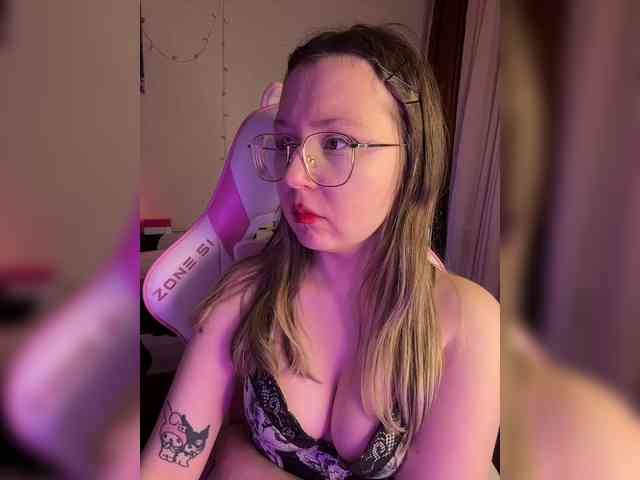 henby_streams webcam