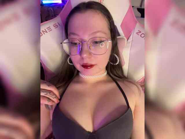 henby_streams webcam