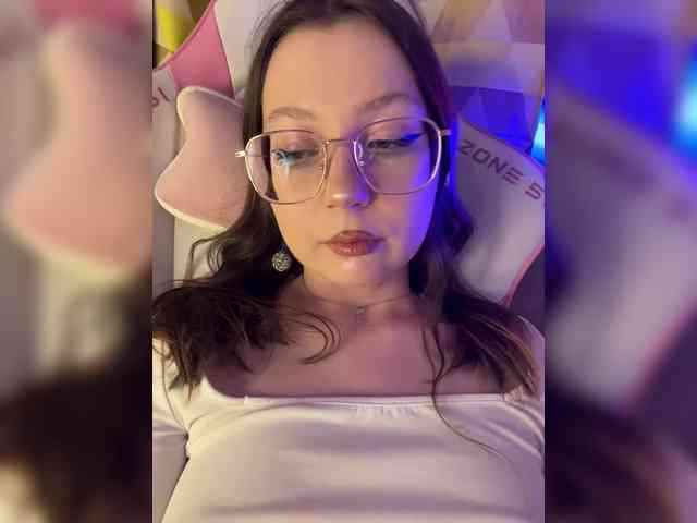 henby_streams webcam