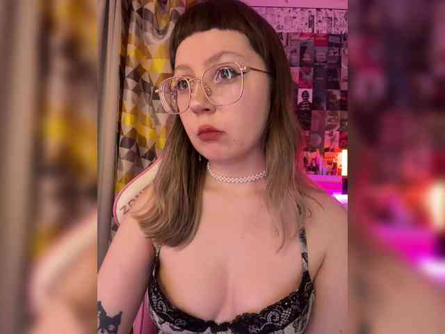 henby_streams webcam