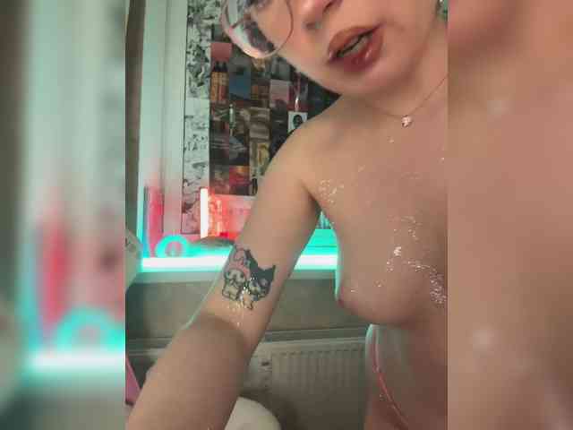 henby_streams webcam