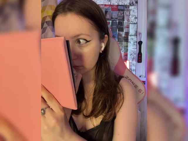 henby_streams webcam
