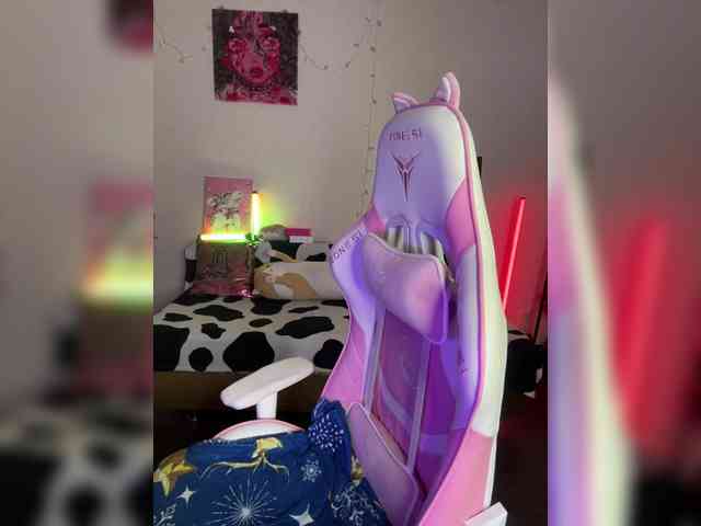 henby_streams webcam