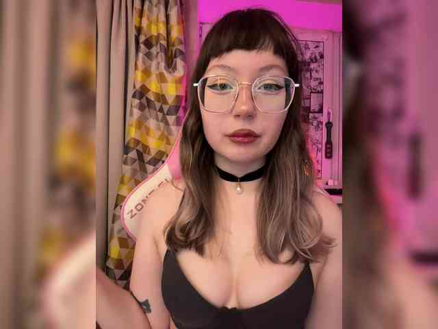 henby_streams webcam