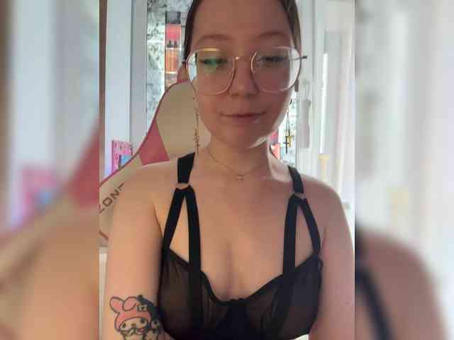henby-streams Live Webcam on BongaCams