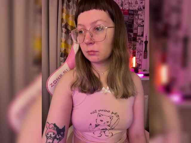henby-streams Live Webcam on BongaCams